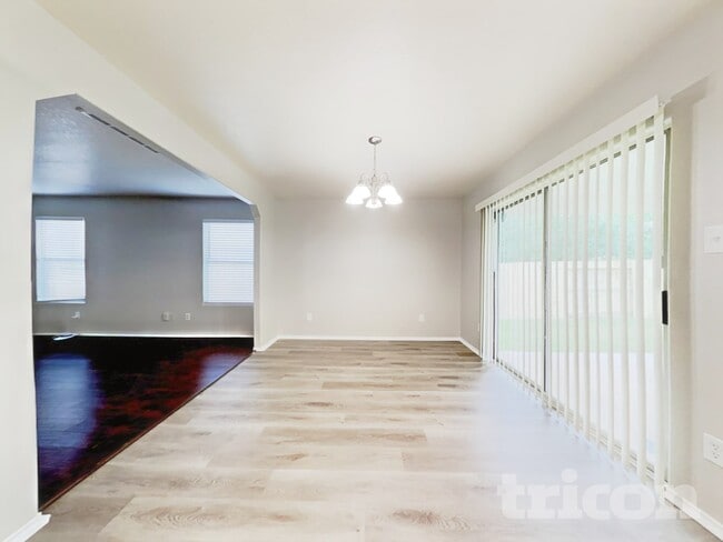 1142 Desert Willow Ln