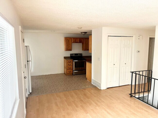 Photo - 3079 Lehman Ave