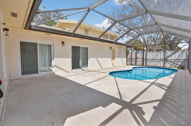 Photo - 5230 Woodruff Ln