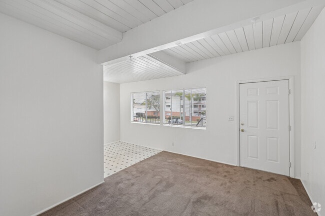 1BR, 1BA - 518SF - Living Room