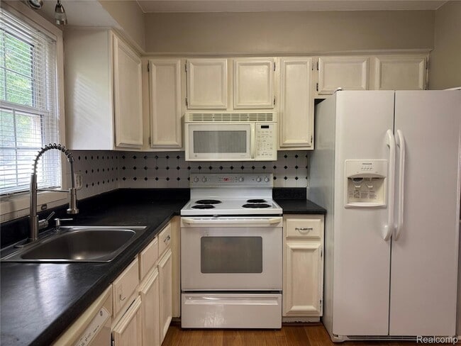 Photo - 1775 Brentwood Unit 344