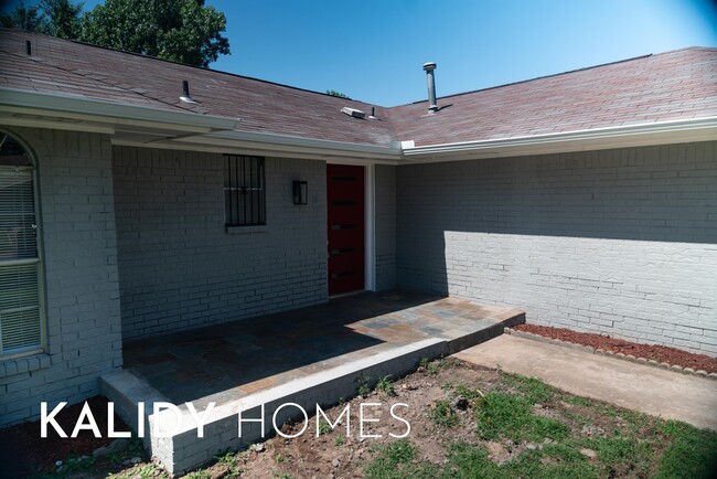 Photo - 4116 Overland Dr