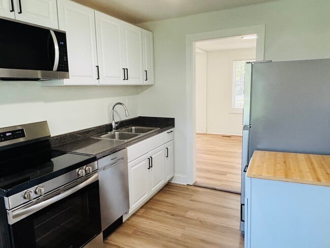 Photo - 1615 Engle Dr