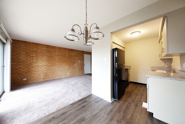 Photo - The Maywood at Speedway