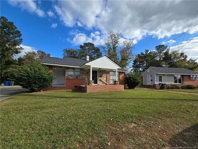 Photo - 479 McBain Dr