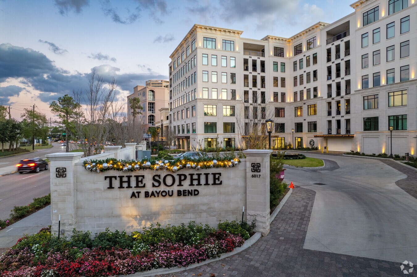 ENTRANCE - The Sophie at Bayou Bend