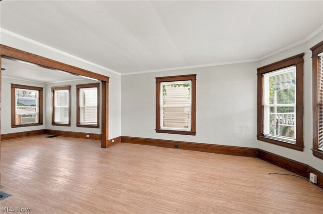 Photo - 1373 Thoreau Rd