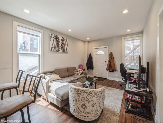 Photo - 1305 W Barry Ave Unidad 1R