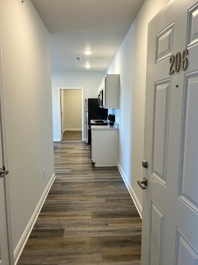 Building Photo - 530 Regency Cir Unit Lake Reba