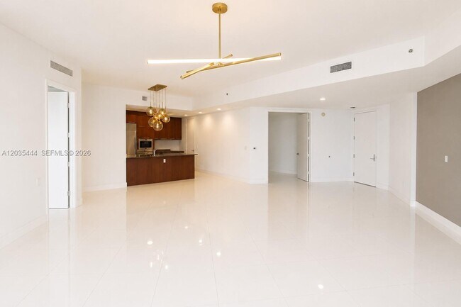 Photo - 15901 Collins Ave Unidad 403