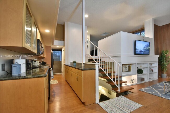 Photo - 250 SE Park St Unit 5