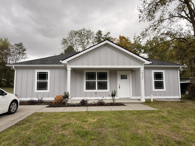 Building Photo - 822 Pitt Ave