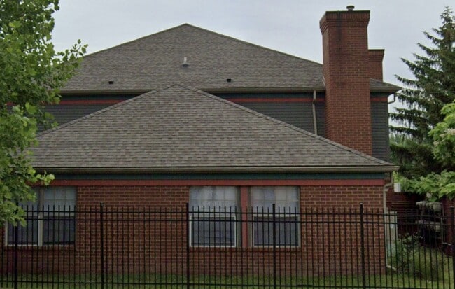 Photo - 421 W Water St