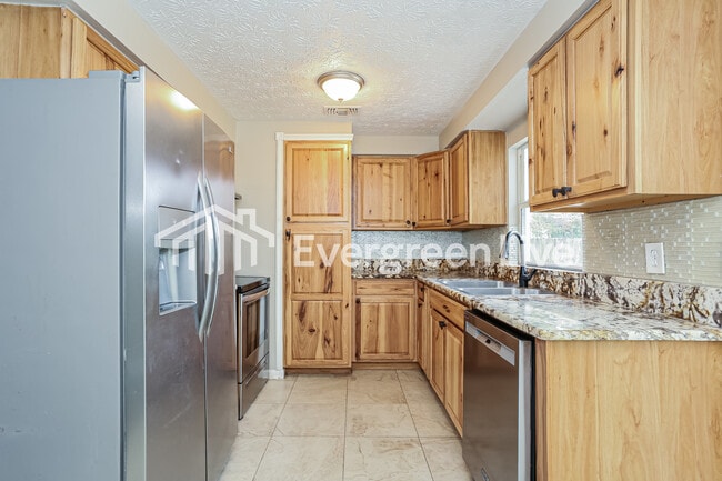 Photo - 327 Bonnlyn Dr