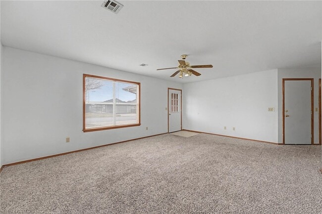 Photo - 194 Hall Dr