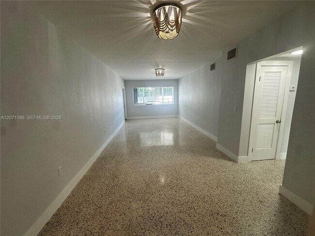 836 81st St Unidad 4