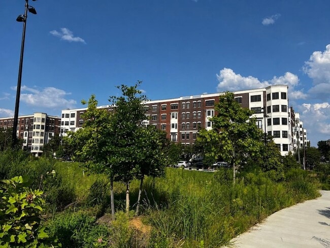 Photo - 1300 Grand St Unit 417
