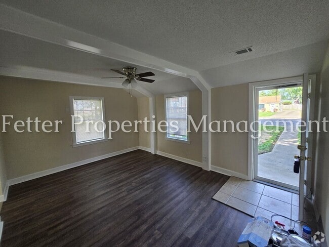 Building Photo - Summer Special! First Month's Rent Free! Rental