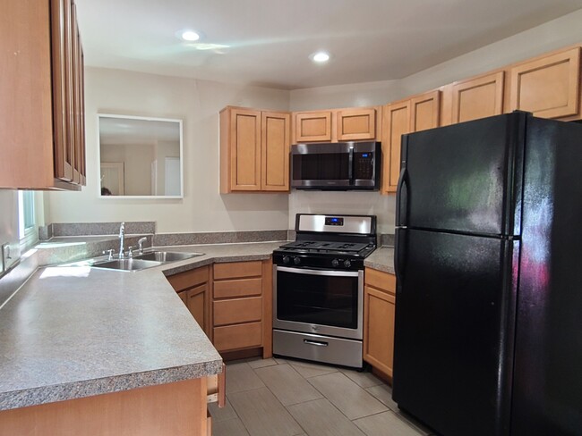 Photo - 175 W I St Townhome