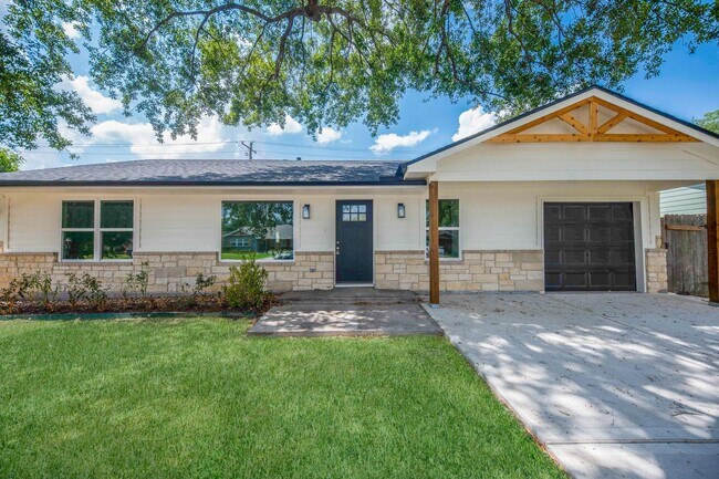 Photo - 5221 Libbey Dr
