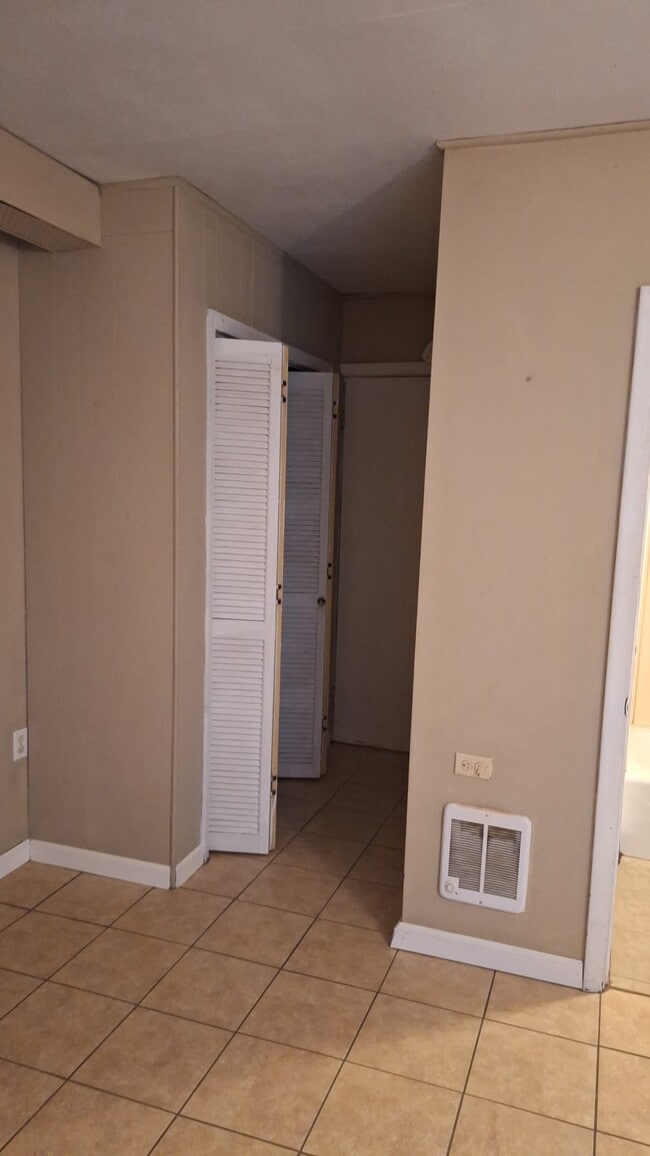 Photo - 733 W 5th St Unit Studio Apt