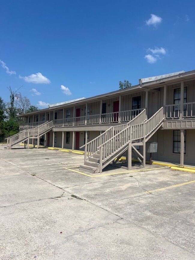 Building Photo - 1 bedroom 1 bath apartment for rent