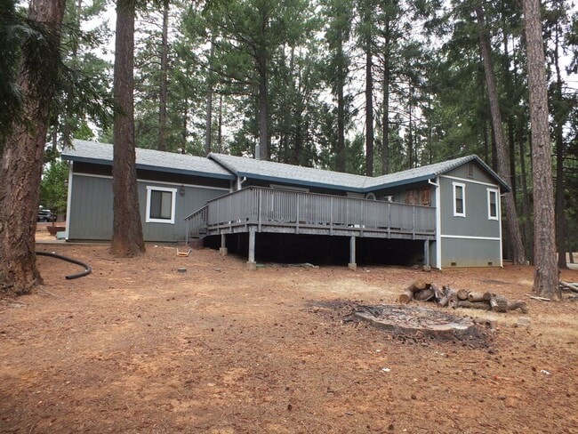 Building Photo - 5680 Azelea Circle