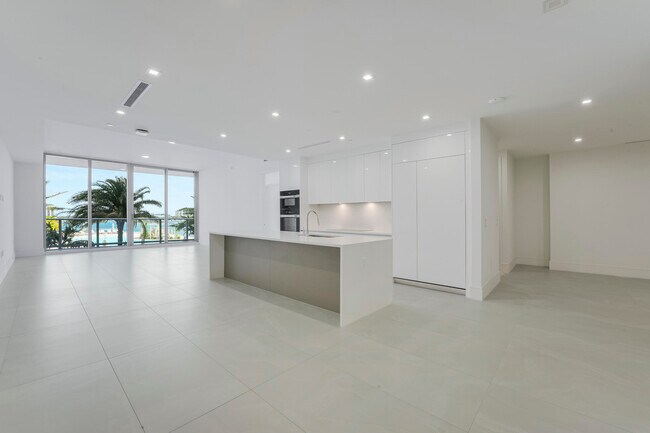 Photo - 220 Lake Shore Dr Unit 704