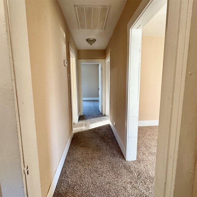 Photo - 109 Gossett St