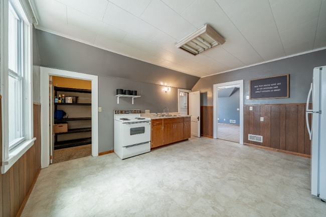 Photo - 1343 1/2-1343 1/2 W Washington St Unit 1343 1/2