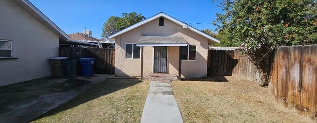 Building Photo - 300 Linda Vista Dr Unit 300B