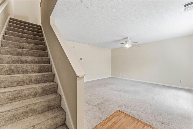 Photo - 2835 Norfair Loop