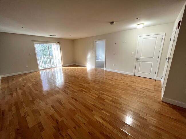 Photo - 320 Rindge Ave Unidad 204