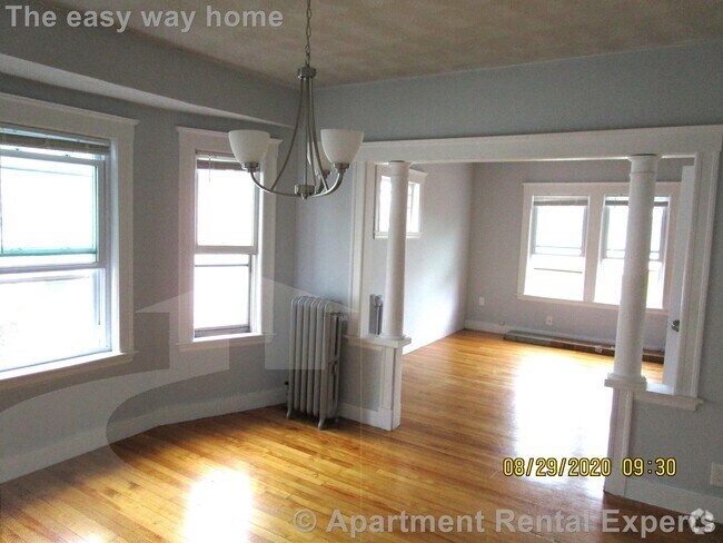 Building Photo - 17 Hinsdale St Unit 2 Rental