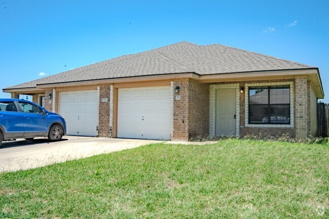 Building Photo - PRICE IMPROVEMENT NOW ONLY $1295!!!!!! Rental