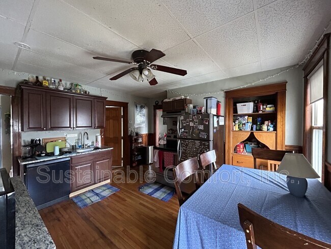 49 Beaver St