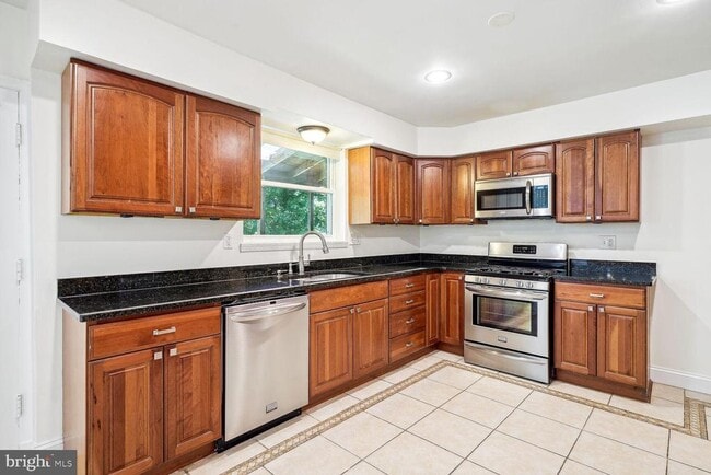 Photo - 7001 Longwood Dr