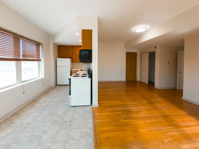 Photo - Madison Apartments