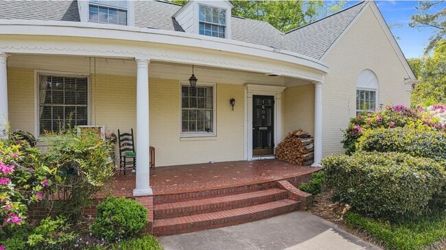Photo - 1608 E 5th St