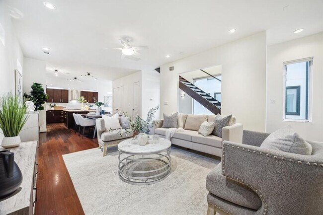 Photo - 1821 W Main St Unidad E Rental