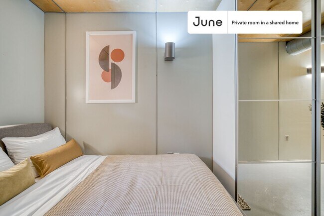 Photo - Room in Shared 6 bed/6 bath home Unidad B