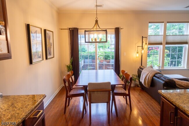 Photo - 501 Lopez Ln