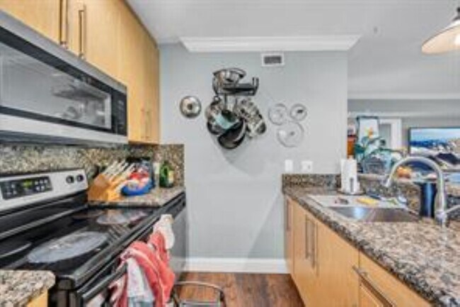 Photo - 811 NE 14th Pl Unit 10