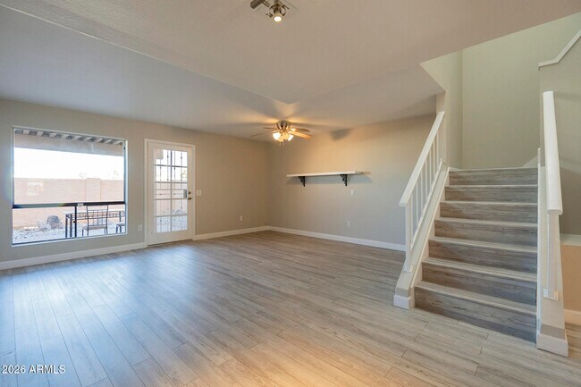 Photo - 815 E Grovers Ave