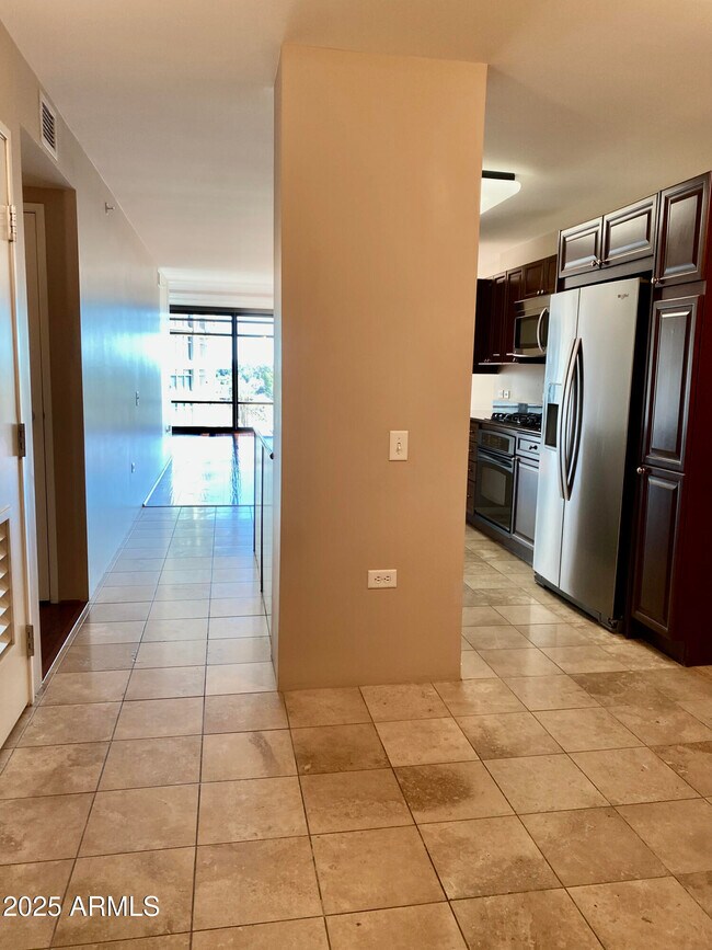 Building Photo - 4808 N 24th St Unit 804 Rental