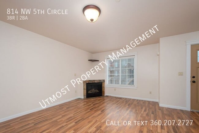 Photo - 814 NW 5th Cir