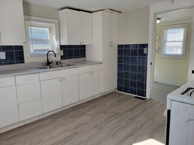 Photo - 479 N Eureka Ave