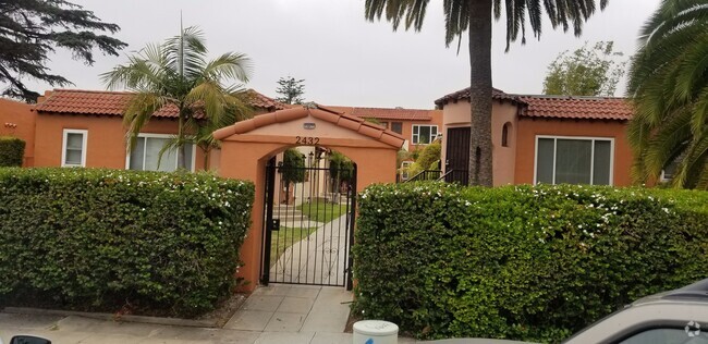 Building Photo - Cozy Casitas in Golden Hill - Close to All Unit 2430.5 Rental