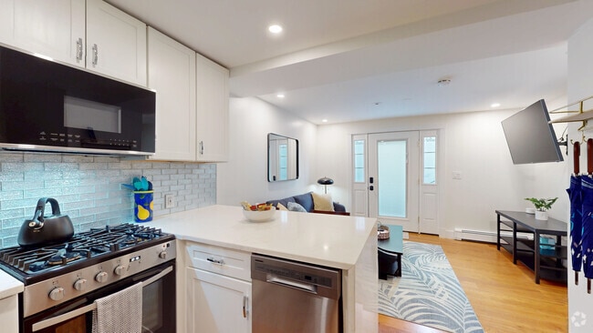 Building Photo - 36 Montgomery St Unit A Rental