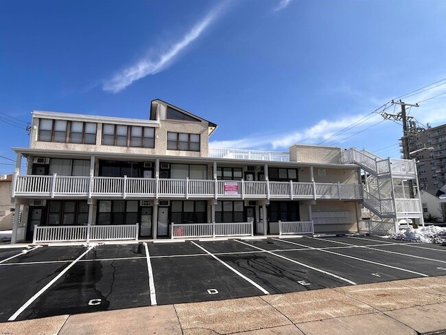 Photo - 9415 Pacific Ave